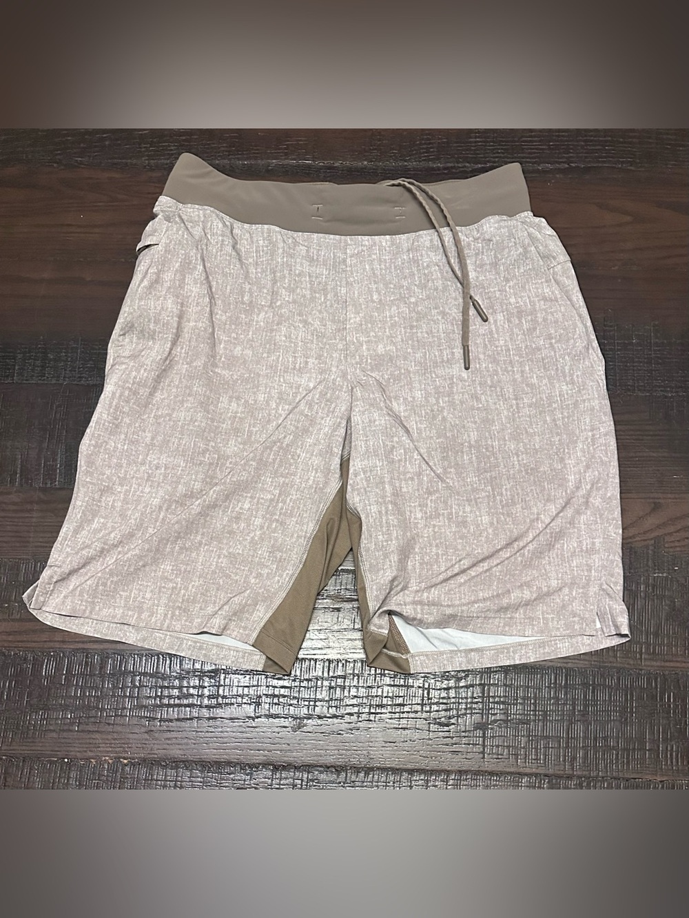 Lululemon T.H.E Short Size Mens Medium Tan Active Athletic Shorts 9”
